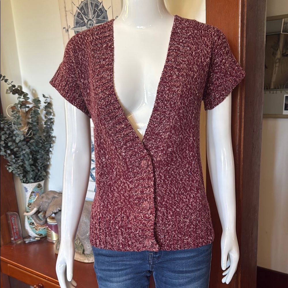 NWT northern reflections size small Maroon Knit Short Sleeve Cardigan